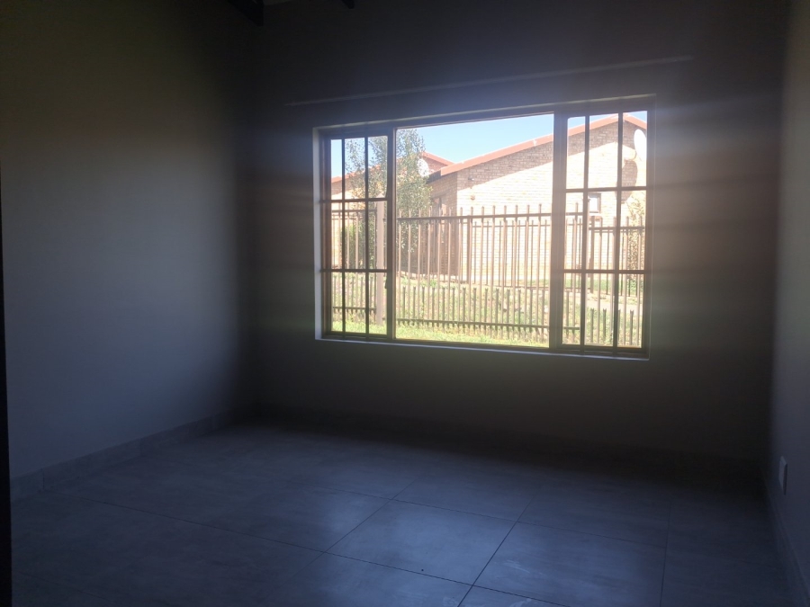 To Let 3 Bedroom Property for Rent in Hillside Free State